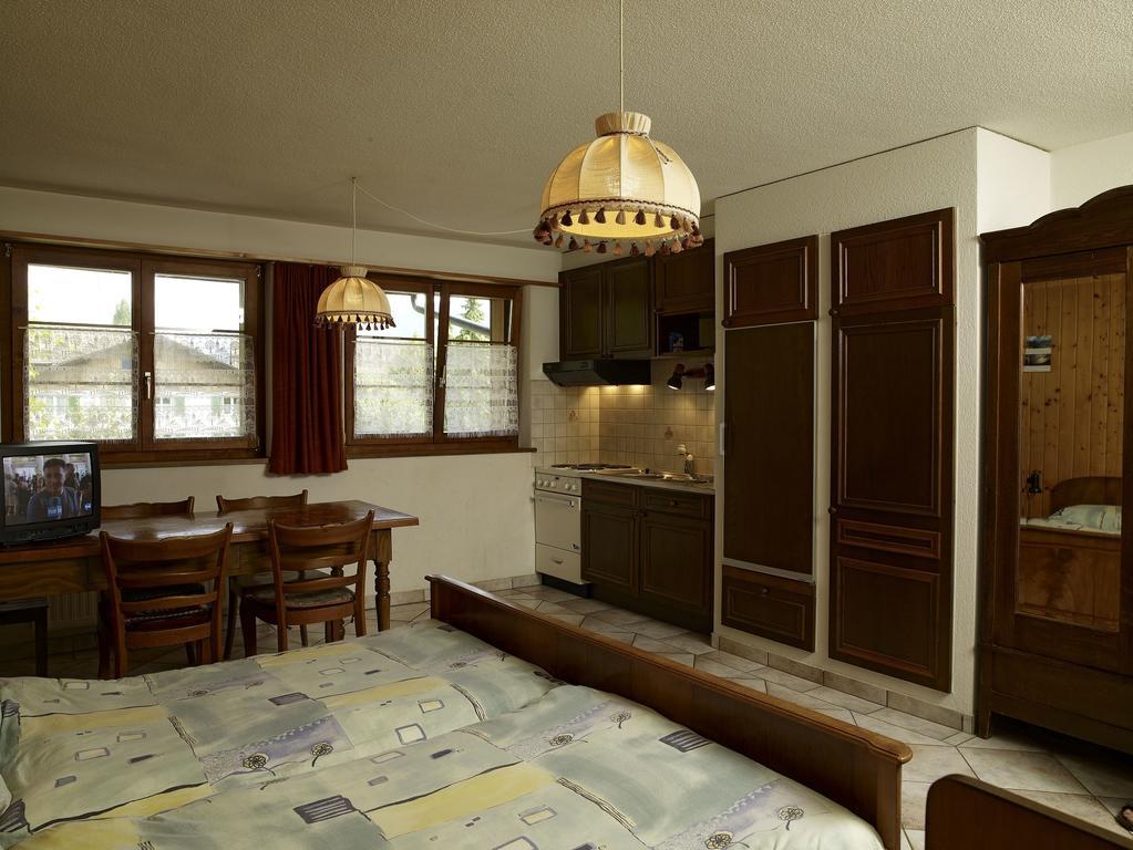Hotel-Gite Rural A 3 Km De Delemont Courcelon Dış mekan fotoğraf